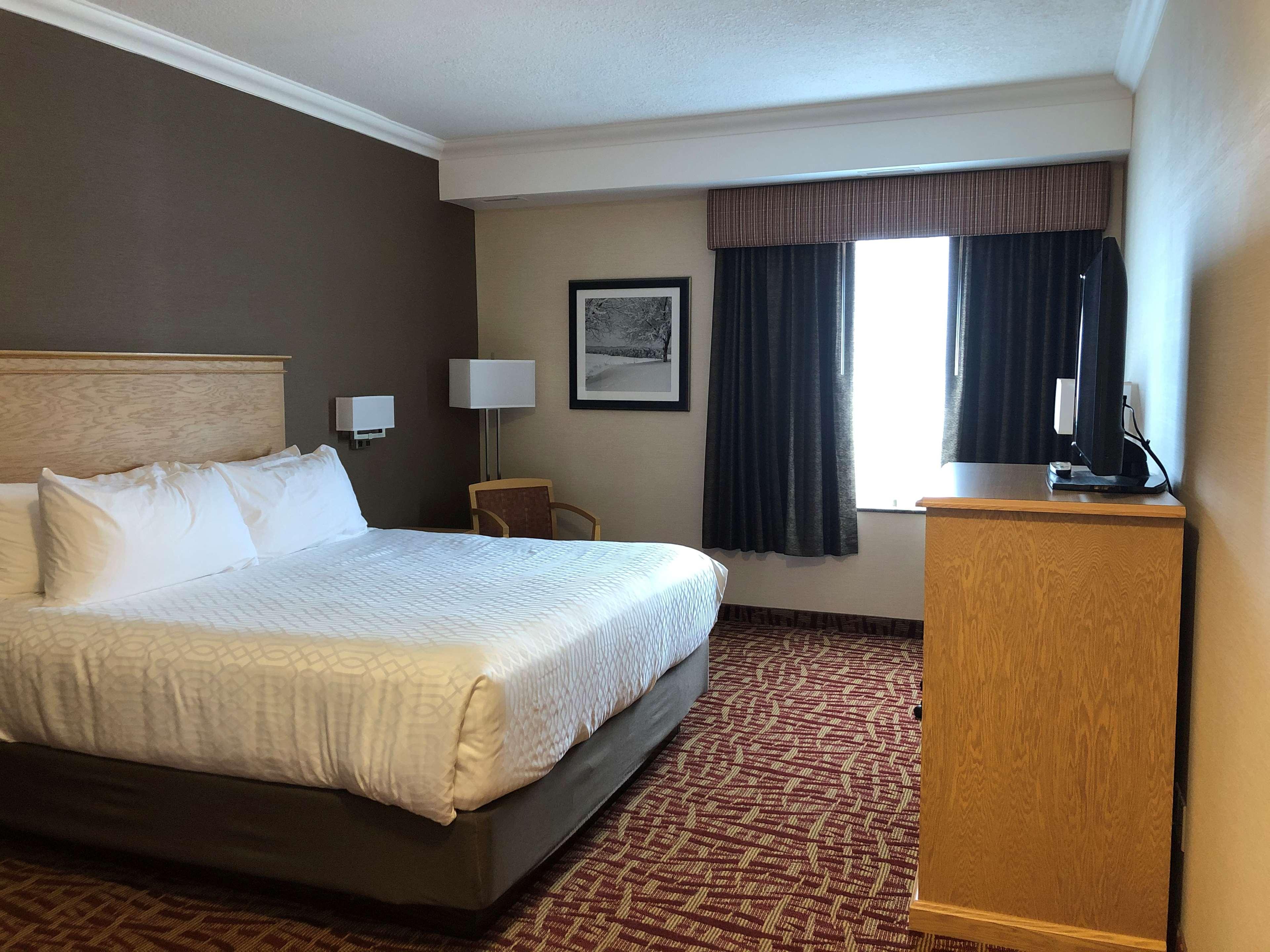 Best Western Plus Cobourg Inn & Convention Centre Экстерьер фото